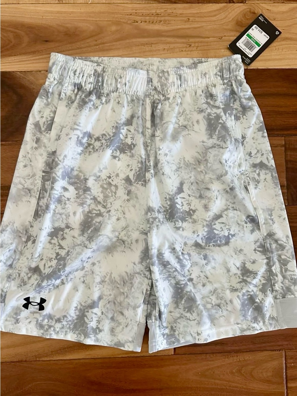 Under Armour Men’s White & Gray Marble Print Athletic Shorts